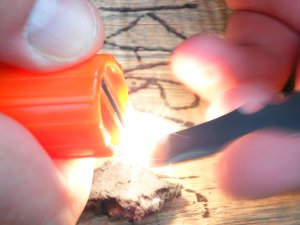 Wodoodporny pojemnik na zapałki / drobiazgi